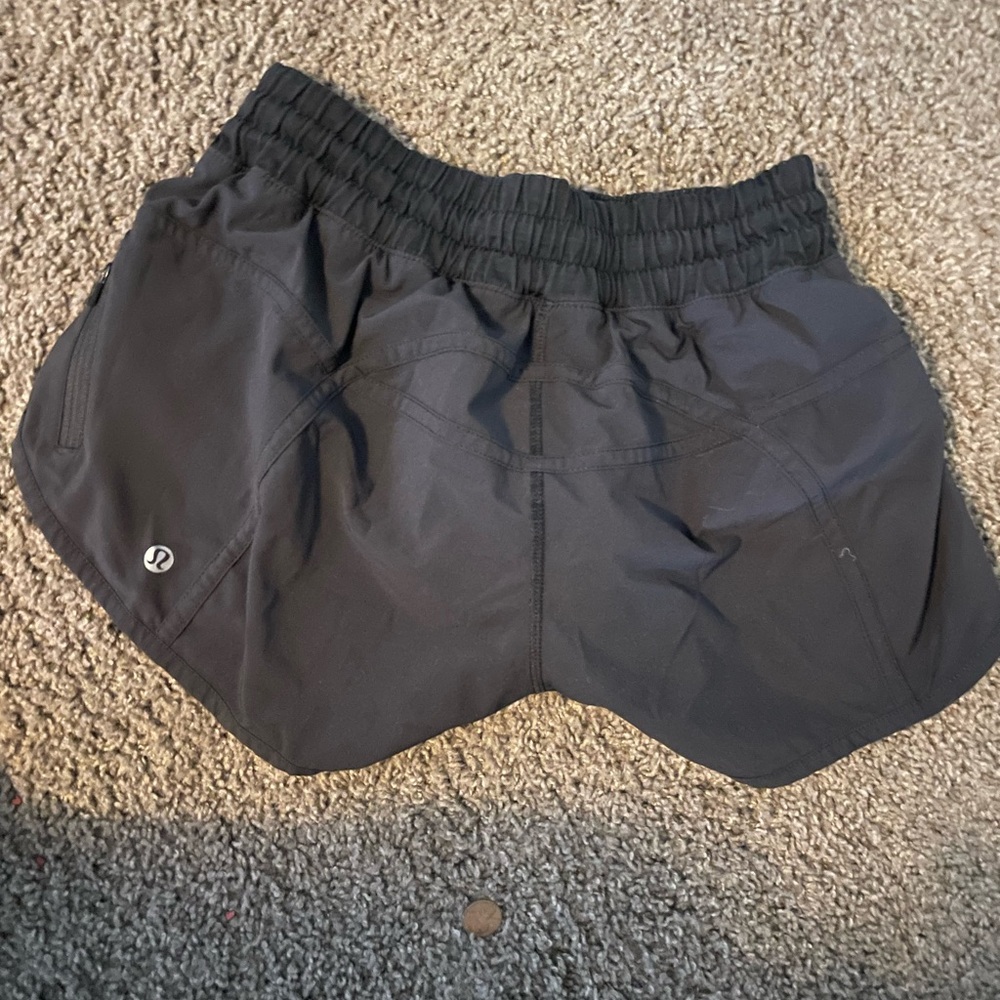 Lulu lemon size 4 shorts